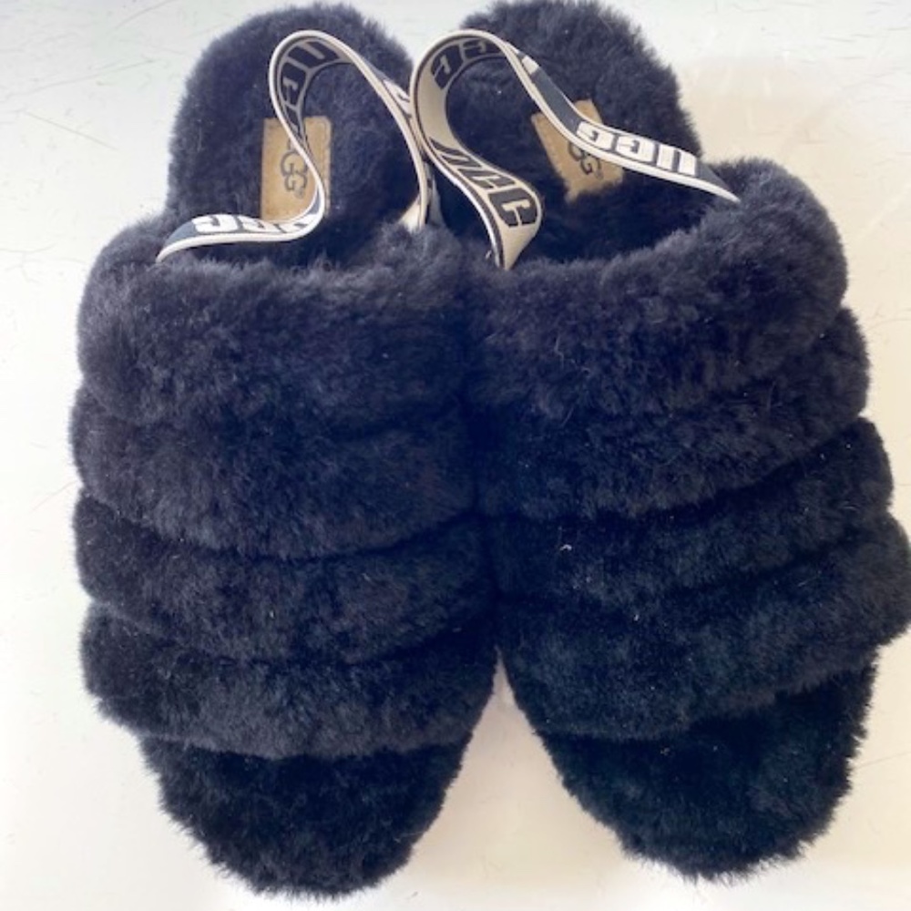 UGG Black Fluff Yeah Slider Slipper Shoes, Size 7 (US).  Worn Once.